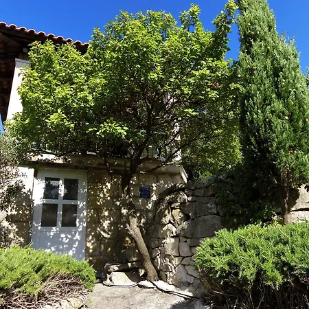 Skylight - Two Bedroom & With Private Swimming Pool, Garden And Sea View *